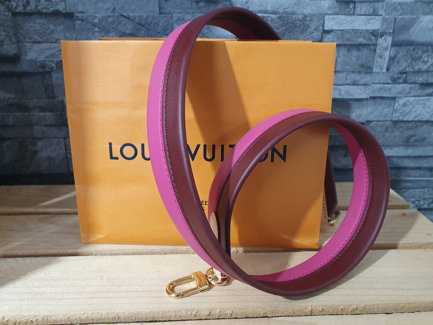 NEU! Original Louis Vuitton Schulterriemen  Schultergurt  Cluny Leder  Fuchsia
