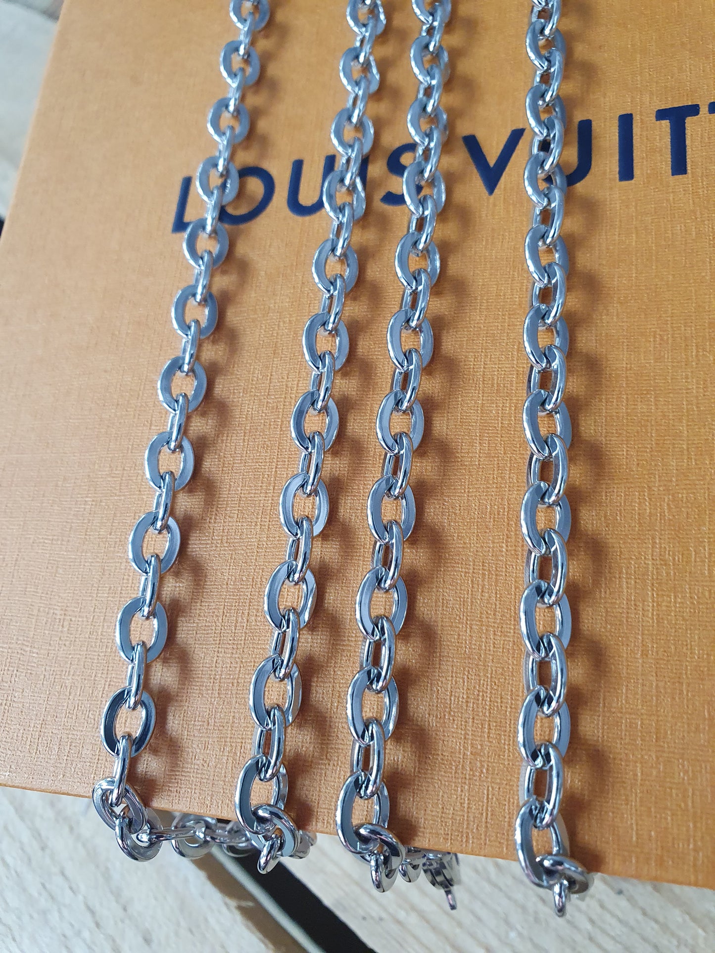 NEU! Original Louis Vuitton Felicie Kette Schulterriemen Silber
