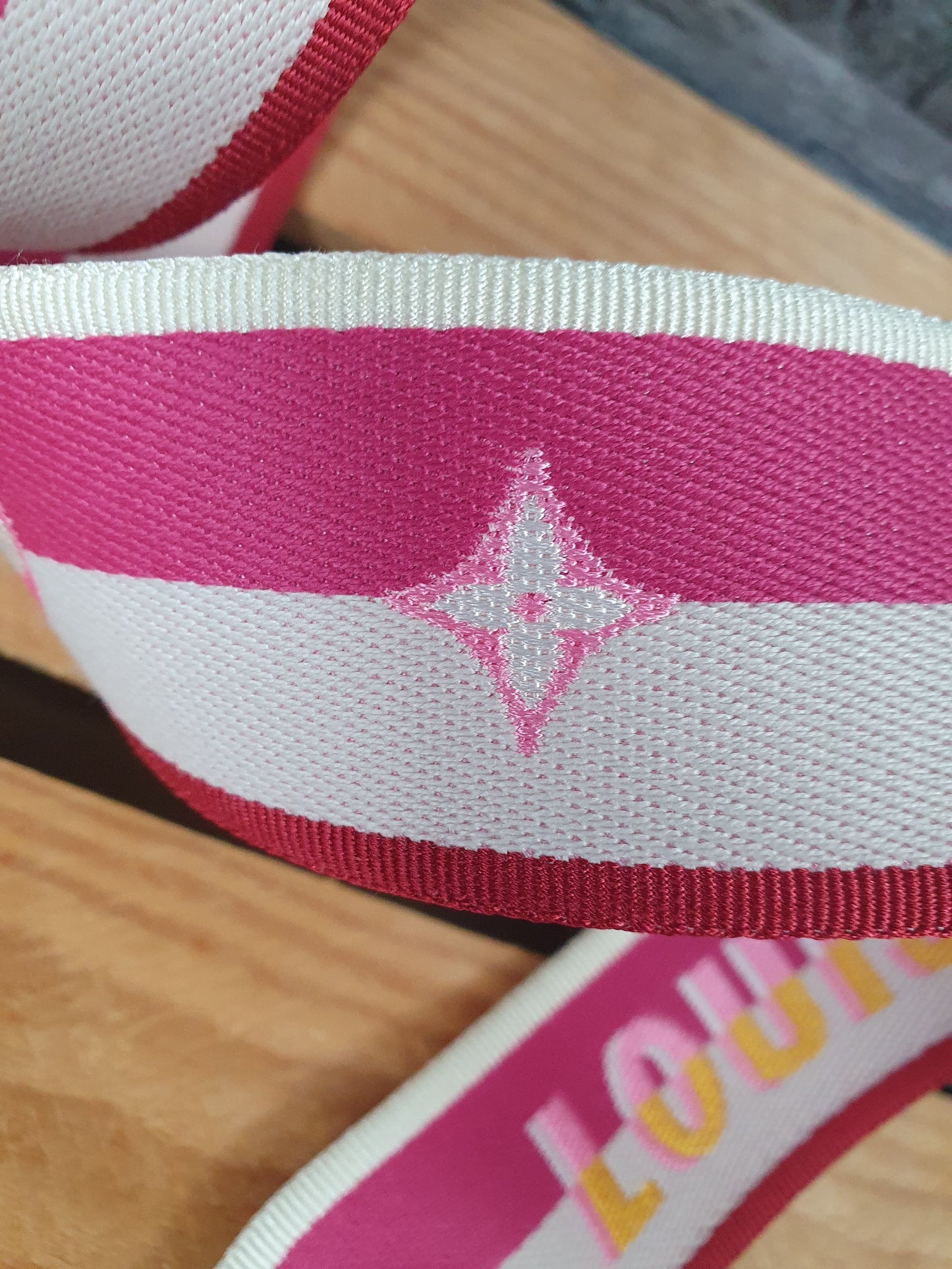 NEU! Original Louis Vuitton Diane Schulterriemen Textil  Schultergurt Pink