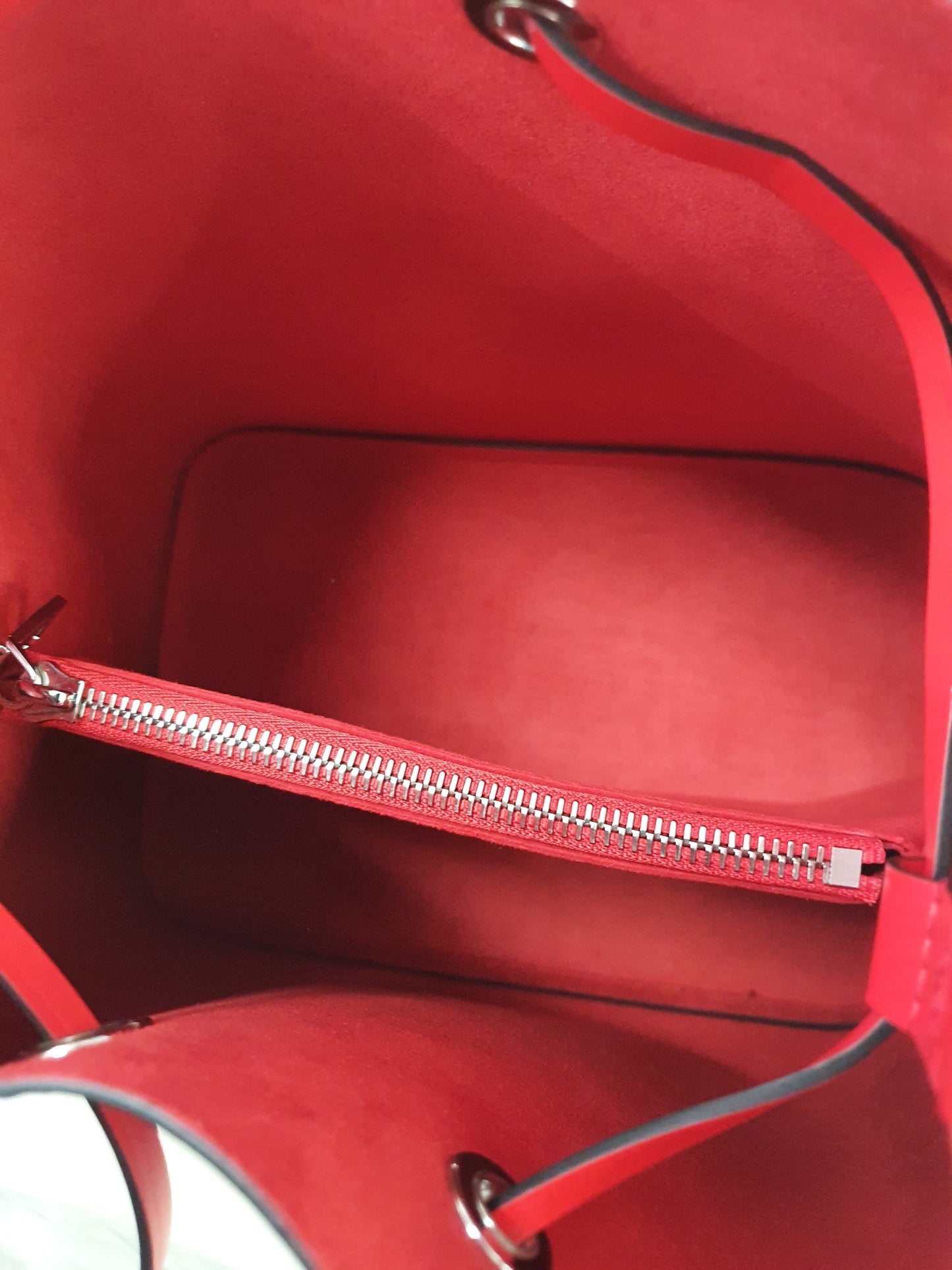 Original Louis Vuitton NeoNoe Epi Leder Blau Rot FullSet