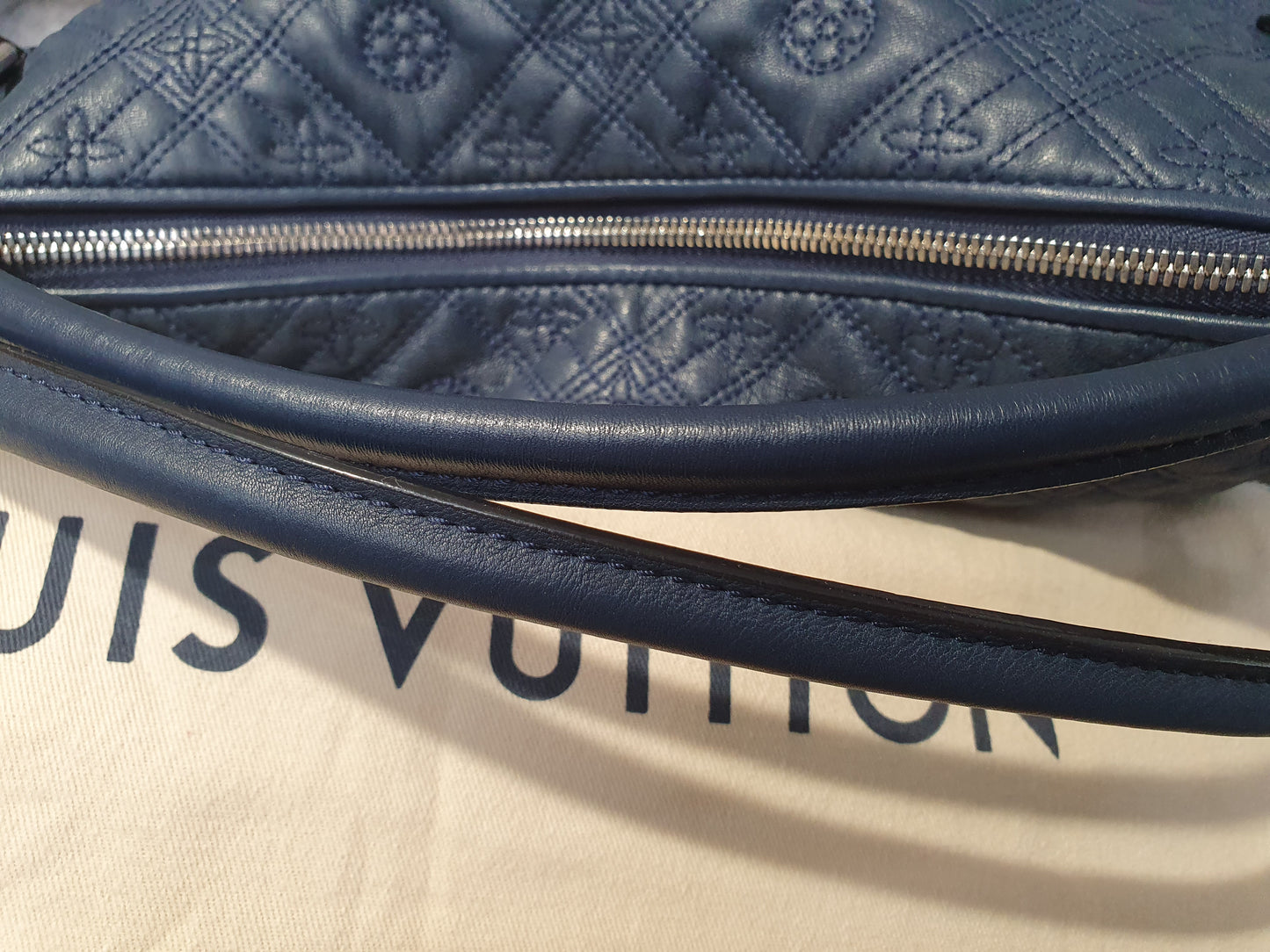 Original Louis Vuitton Antheia Ixia Leder Schultertasche Blau