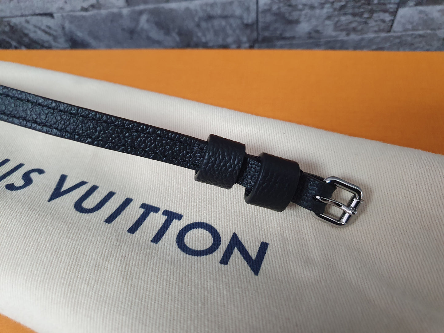 NEU! Original Louis Vuitton Pallas BB Empreinte Leder Schwarz Clutch  Crossbody