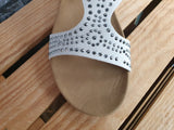 Damen Sandalen Sandalette Nieten Beige Kailabsatz
