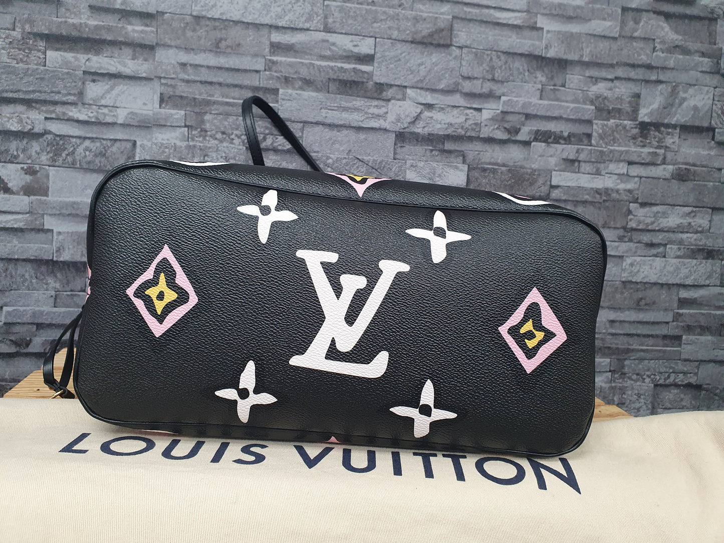 Original Louis Vuitton Neverfull MM Wild at Heart Leder Schwarz FullSet Wie Neu