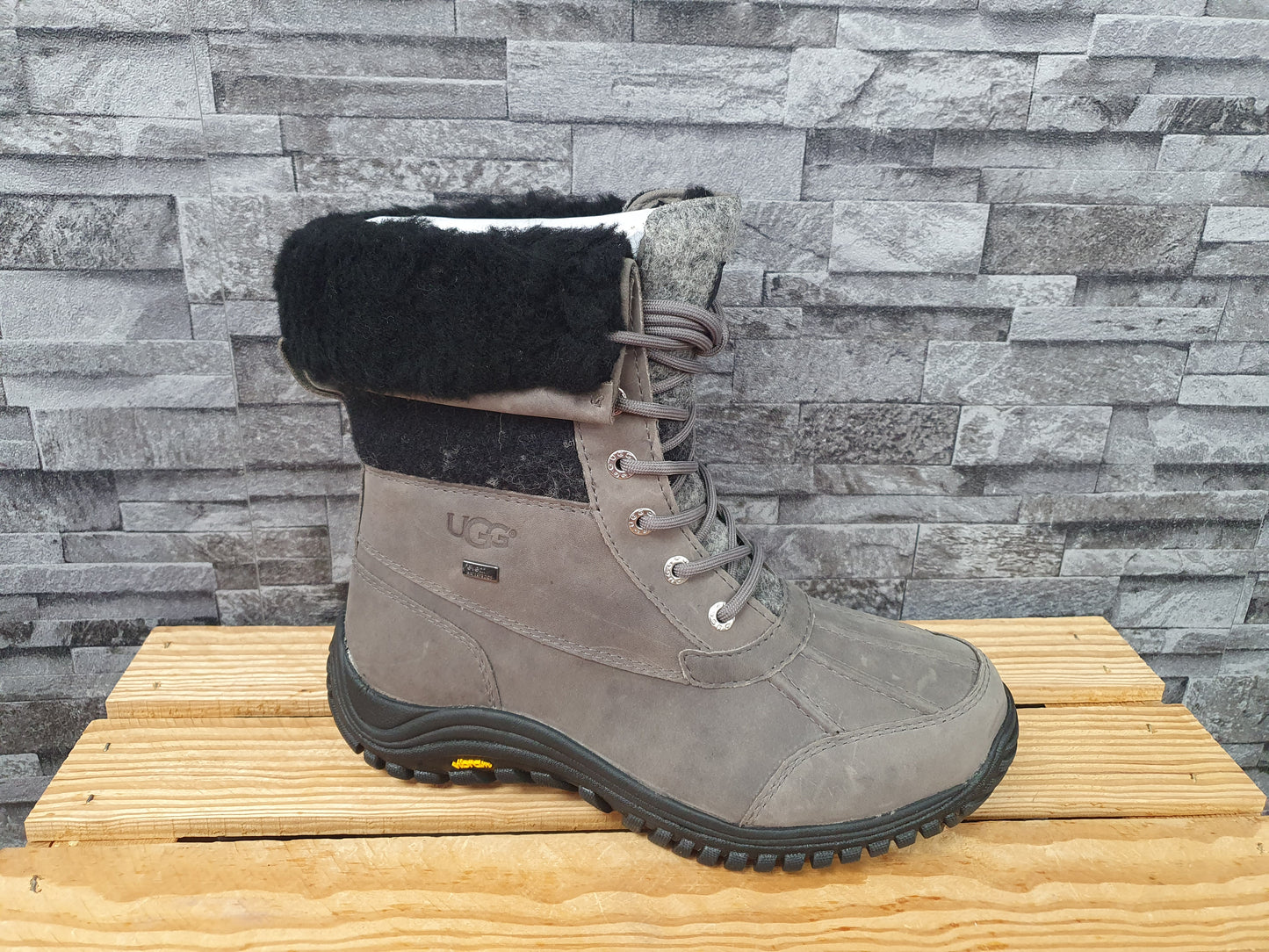 NEU! Original UGG Boots Adirondack Boot III Grau Leder Wasserdicht Lammfell Gr.40