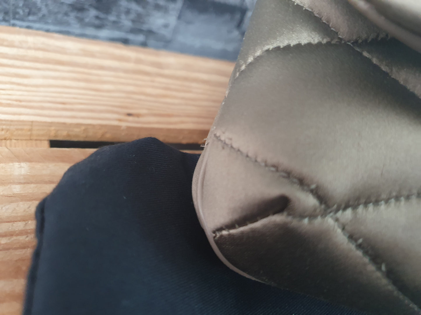 Saint Laurent YSL LE57 Schultertasche Hobo Bag Satin Leder Neuwertig